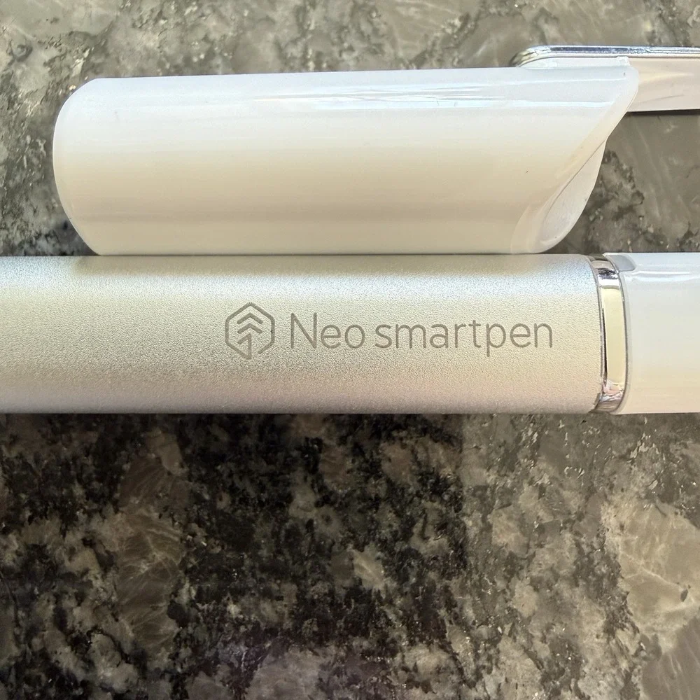 NEO SMARTPEN N2 Bluetooth Digital Rechargeable Pen NWP-F110 W/Charging Cable